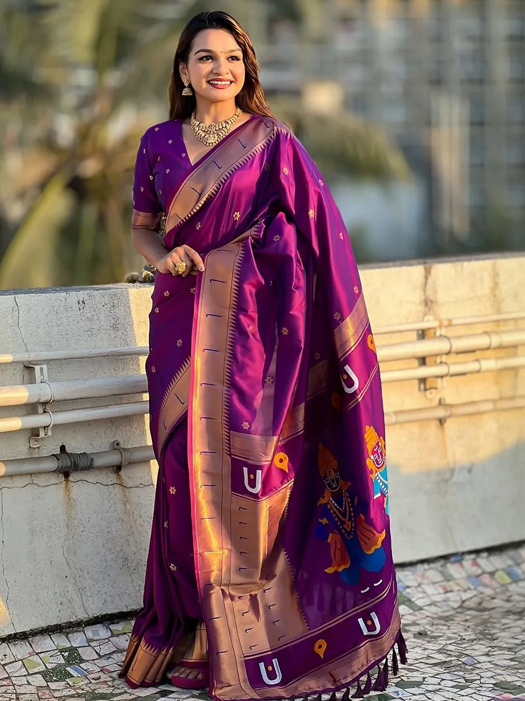 Ethnic Motifs Zari Silk Blend Paithani Saree - Image 3